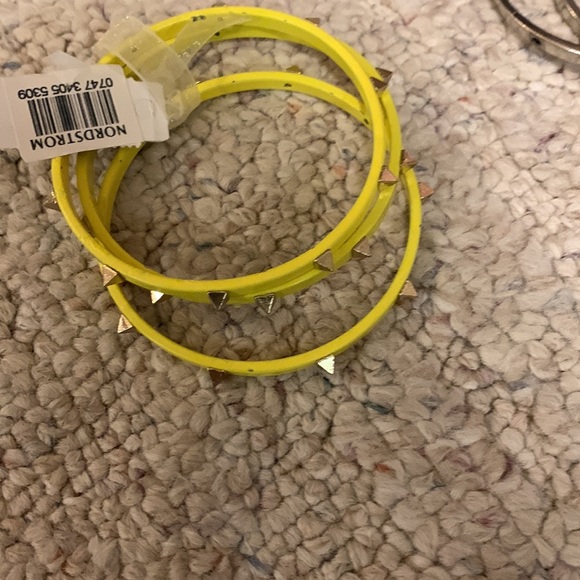 Bracelets - Picture 4 of 5